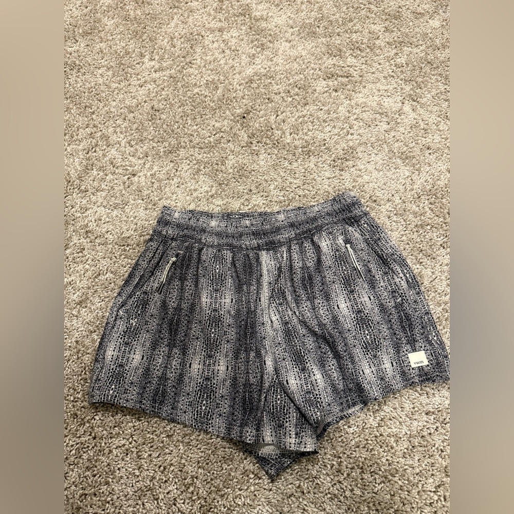 Vuori Small Gray Print Shorts. 🖤⚡️